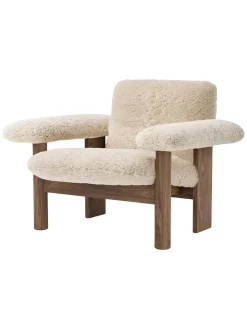 Audo Copenhagen Brasilia Lounge Chair, low back, sheepskin fra><noscript><img width=