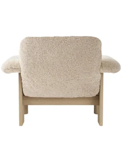 Audo Copenhagen Brasilia Lounge Chair, low back, sheepskin fra><noscript><img width=