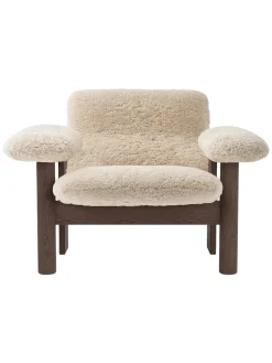 Audo Copenhagen Brasilia Lounge Chair, low back, sheepskin fra><noscript><img width=