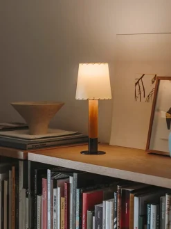 Santa & Cole Básica M1 Bordlampe fra Santa and Cole><noscript><img width=