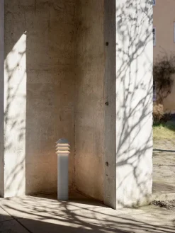 Louis Poulsen Bysted Garden Aluminium, Høj fra> Spots|Udendørslamper
