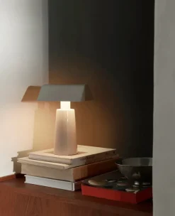 &Tradition Caret bordlampe fra><noscript><img width=