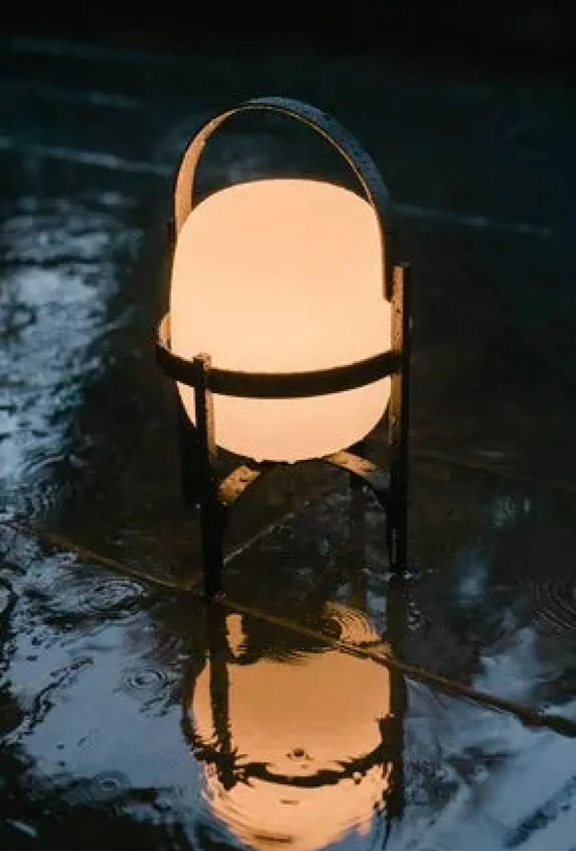 Santa & Cole Cestita Alubat Bordlampe fra Santa and Cole> Spots