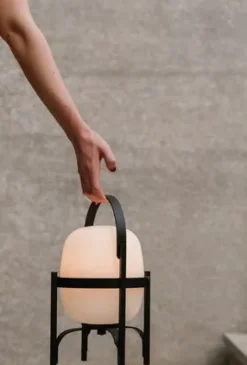 Santa & Cole Cestita Alubat Bordlampe fra Santa and Cole><noscript><img width=