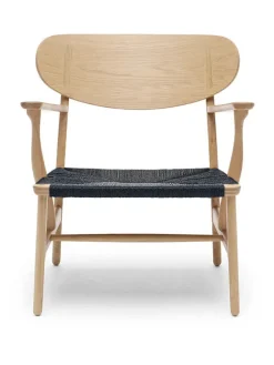 Carl Hansen & Søn CH22 Loungestol af Hans J. Wegner><noscript><img width=