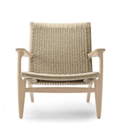 Carl Hansen & Søn CH25 Loungestol, eg hvidolie af Hans J. Wegner> Loungestole|Lænestole