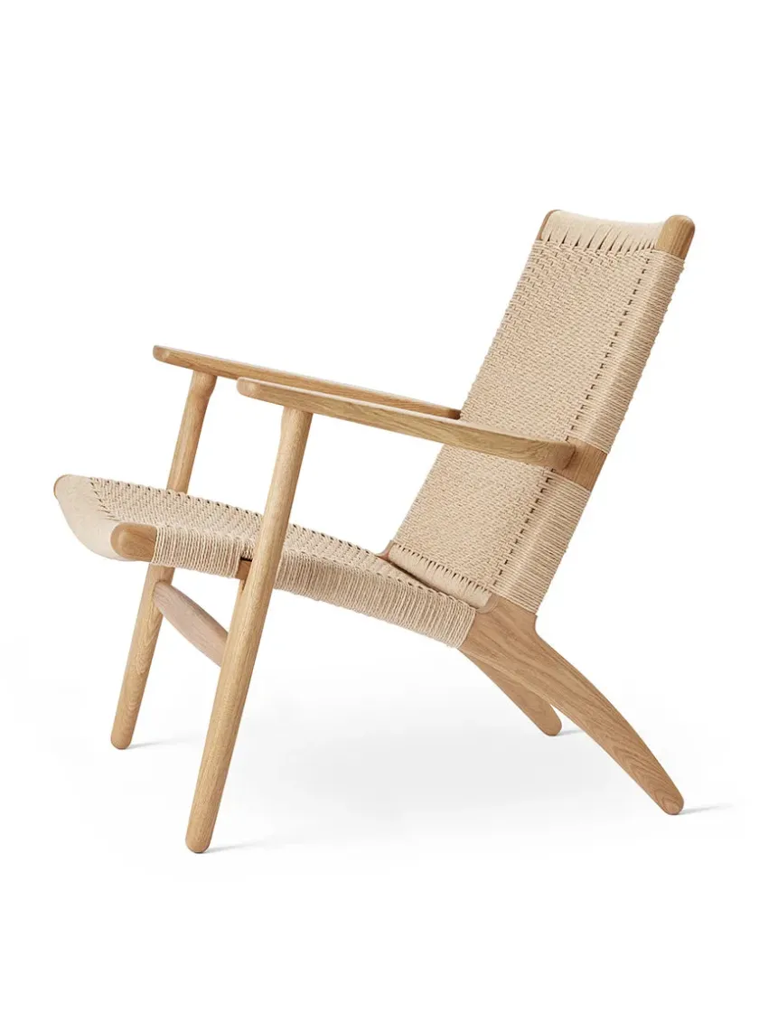 Carl Hansen & Søn CH25 Loungestol, eg olie af Hans J. Wegner> Loungestole|Lænestole