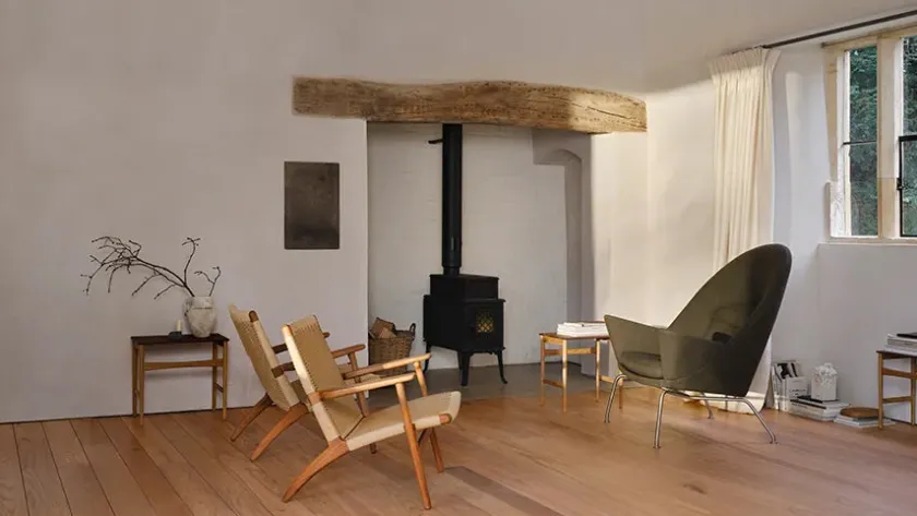 Carl Hansen & Søn CH25 Loungestol, eg sortmalet med sort flet af Hans J. Wegner> Lænestole