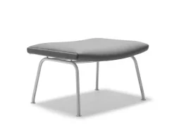 Carl Hansen & Søn CH446 Skammel af Hans J. Wegner><noscript><img width=
