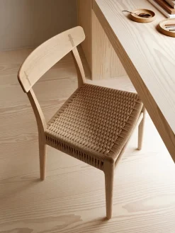 Carl Hansen & Søn CH23 Spisestol, eg hvidolie af Hans J. Wegner><noscript><img width=