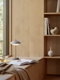 Fritz Hansen Clam Portable Lamp fra><noscript><img width=