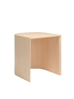 Fritz Hansen CM210 Taburet, fyrretræ af Cecilie Manz> Skamler