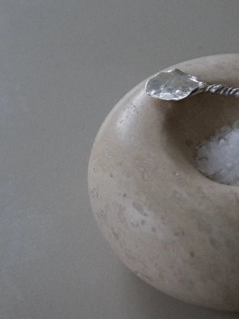 Wabi Sabi Nordic Cosmos Object Ø 12 cm, travertin fra> Gaver Til Hende|Service