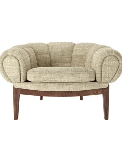 GUBI Croissant Lounge Chair, fabric fra><noscript><img width=