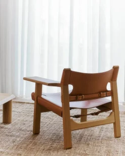 Fredericia Furniture Den Spanske Stol i sort læder, eg sort lak af Børge Mogensen><noscript><img width=
