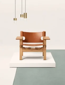 Fredericia Furniture Den Spanske Stol i sort læder, eg sort lak af Børge Mogensen><noscript><img width=
