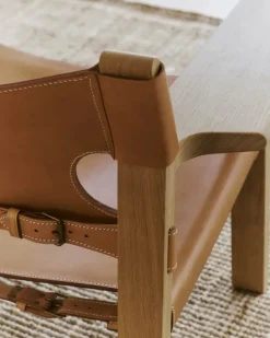 Fredericia Furniture Den Spanske Stol i sort læder, røget eg olie af Børge Mogensen><noscript><img width=