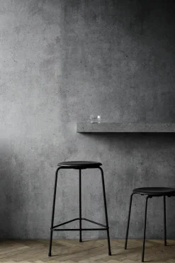 Fritz Hansen Dot barstol, sort af Arne Jacobsen> Barstole