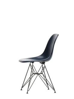 Vitra Eames Fiberglass Chair DSR, sortlakeret fra><noscript><img width=
