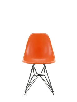 Vitra Eames Fiberglass Chair DSR, sortlakeret fra><noscript><img width=