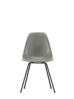Vitra Eames Fiberglass Chair DSX, sortlakeret fra><noscript><img width=