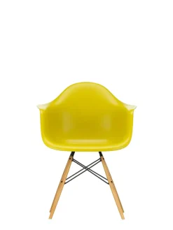 Vitra Eames Plastic Armchair DAW, ahorntræ fra><noscript><img width=