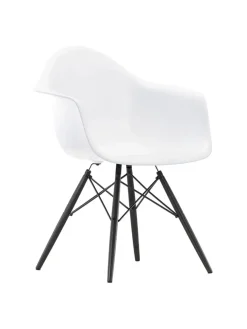 Vitra Eames Plastic Armchair DAW, sortlakeret ahorntræ fra> Spisebordsstole