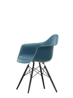 Vitra Eames Plastic Armchair DAW, sortlakeret ahorntræ fra><noscript><img width=
