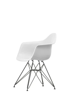 Vitra Eames Plastic Armchair DAR, sort pulverlakering fra><noscript><img width=