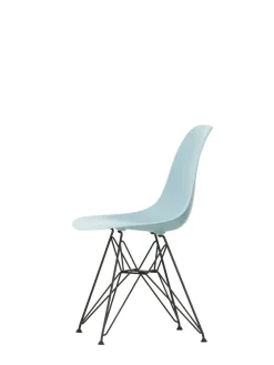 Vitra Eames Plastic Side Chair DSR, sort pulverlakeret fra><noscript><img width=