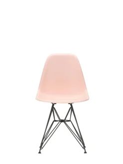 Vitra Eames Plastic Side Chair DSR, sort pulverlakeret fra><noscript><img width=