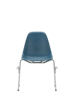 Vitra Eames Plastic Side Chair DSS, stabelbar fra><noscript><img width=