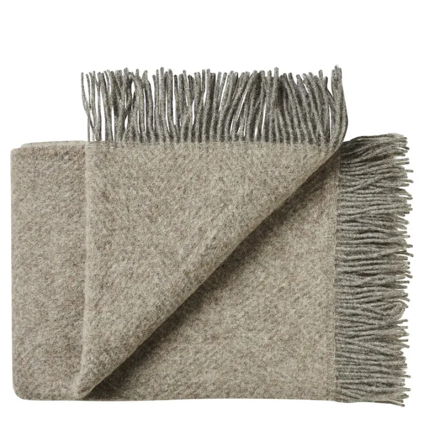 Silkeborg Uldspinderi Fanø Plaid, birch sand fra> Gaver Til Hende|Puder Og Plaider