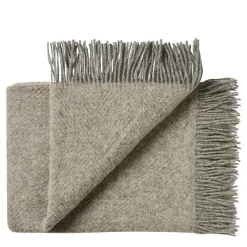 Silkeborg Uldspinderi Fanø Plaid, pebbles beige fra> Gaver Til Hende|Puder Og Plaider