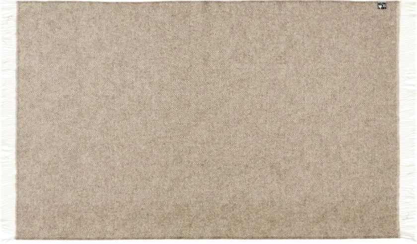 Silkeborg Uldspinderi Fanø Plaid, pebbles beige fra> Gaver Til Hende|Puder Og Plaider