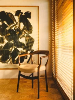 House of Finn Juhl FJ 44 stol, eg olie/vegetal læder af Finn Juhl><noscript><img width=