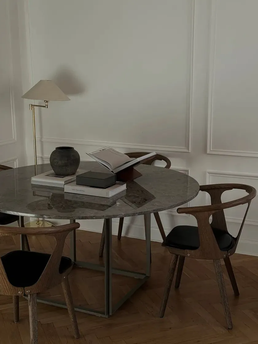 New Works Florence Spisebord Ø145, gris du marais/beige grey fra> Spiseborde