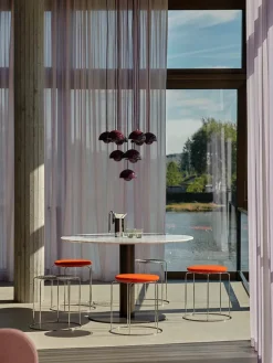 &Tradition Flowerpot Chandelier VP10, 10 pendants reversed fra><noscript><img width=