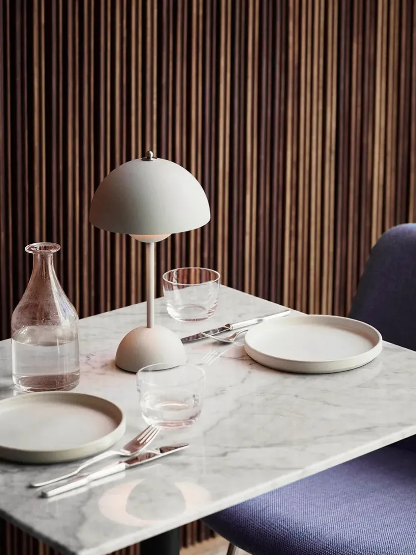 &Tradition Flowerpot Portable VP9 Bordlampe af Verner Panton> Gaver Til Hende|Portable Lamper