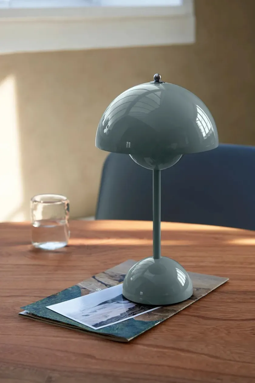 &Tradition Flowerpot Portable VP9 Bordlampe af Verner Panton> Gaver Til Hende|Portable Lamper