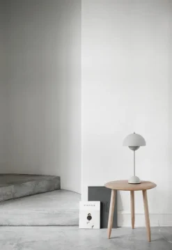 &Tradition Flowerpot VP3 bordlampe af Verner Panton><noscript><img width=