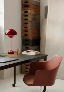 &Tradition Flowerpot VP3 bordlampe af Verner Panton><noscript><img width=