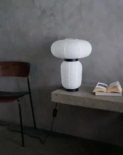 &Tradition Formakami bordlampe fra><noscript><img width=