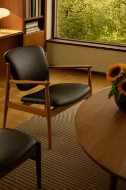 House of Finn Juhl France Chair, valnød af Finn Juhl><noscript><img width=