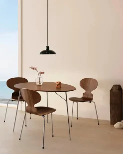Fritz Hansen Æggebordet af Arne Jacobsen><noscript><img width=