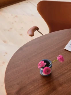 Fritz Hansen Æggebordet af Arne Jacobsen><noscript><img width=