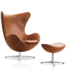 Fritz Hansen Ægget, Lava Essential læder, med returdrej inkl. skammel af Arne Jacobsen><noscript><img width=