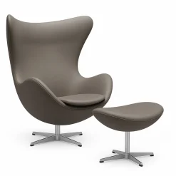 Fritz Hansen Ægget, Sort Essensial læder, uden returdrej inkl. skammel af Arne Jacobsen> Lænestole