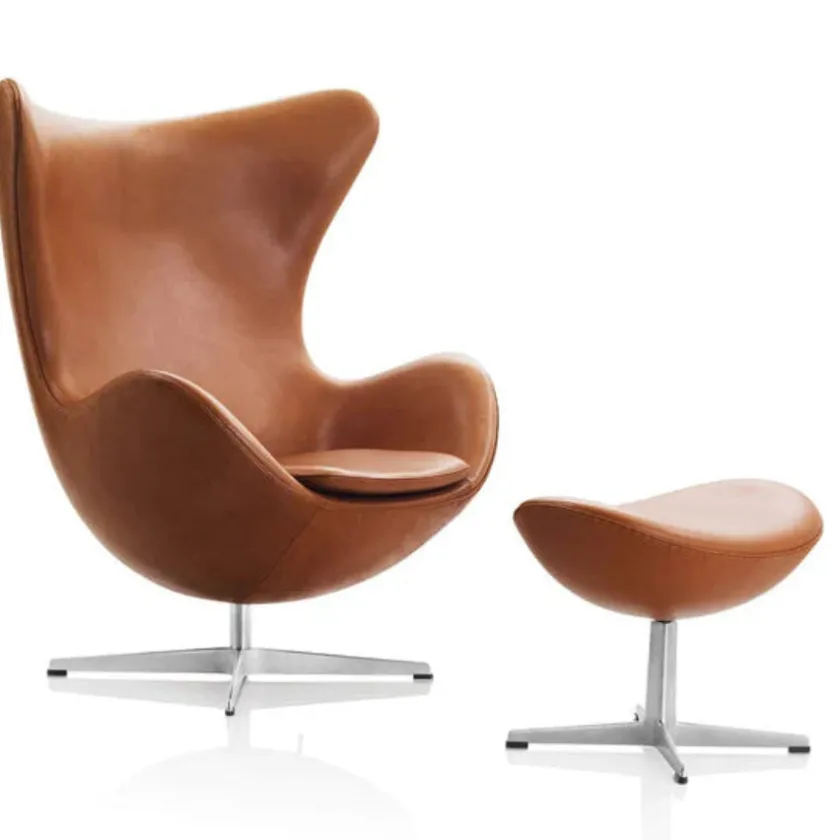 Fritz Hansen Ægget, Sort Grace læder, med returdrej inkl. skammel af Arne Jacobsen> Lænestole