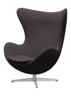 Fritz Hansen Ægget, sort læder/aluminium af Arne Jacobsen><noscript><img width=